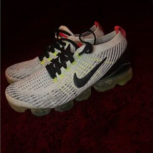 Nike Flyknit Sneakers
